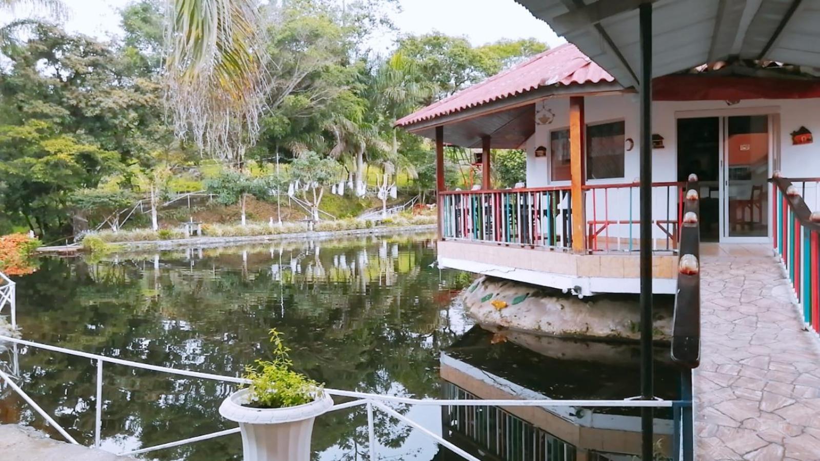Cabanas Mountain River Lake Inn Nueva California Exterior photo